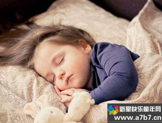 为什么孩子睡觉晚危害大？