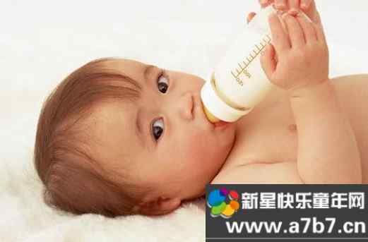 断奶后宝宝不用奶瓶喝奶怎么办？