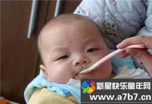 怎样让宝宝喜欢吃辅食？