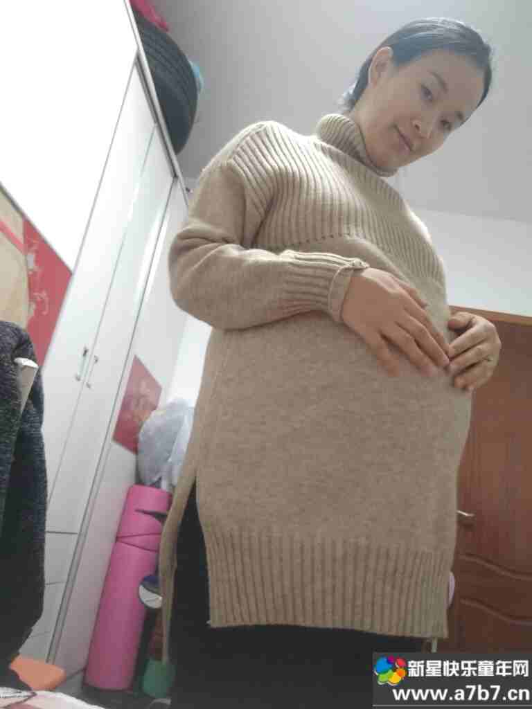 时尚韩版加厚高领孕妇毛衣