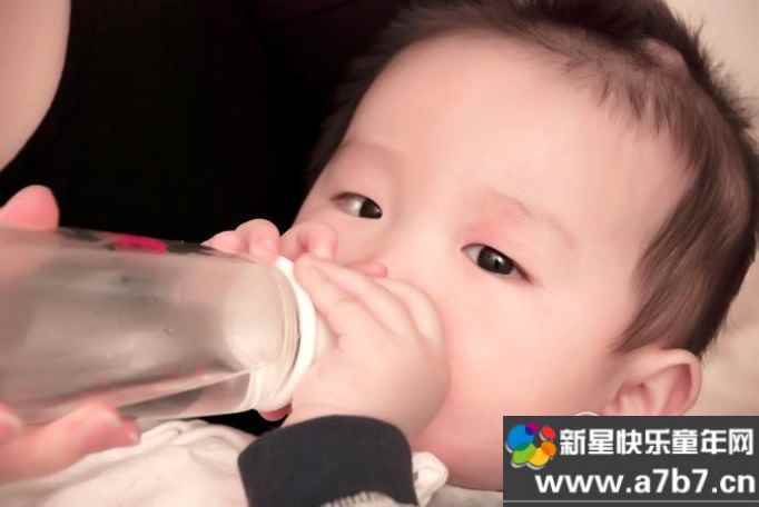喝母乳的宝宝还要喝水吗