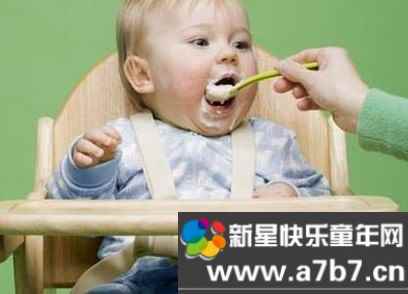 4个月的宝宝能吃辅食吗