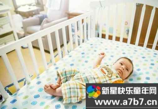 怎样给宝宝选择合适的婴儿床