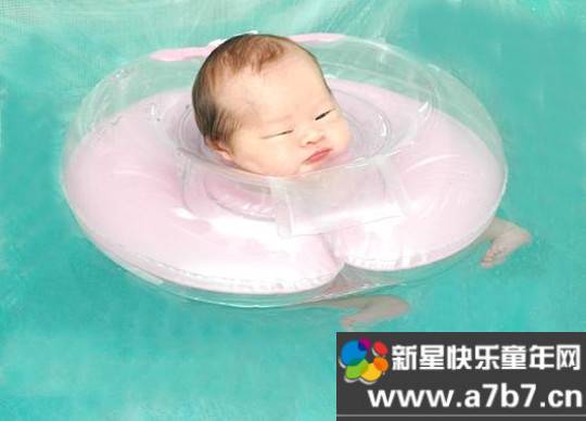 如何带婴儿宝宝游泳